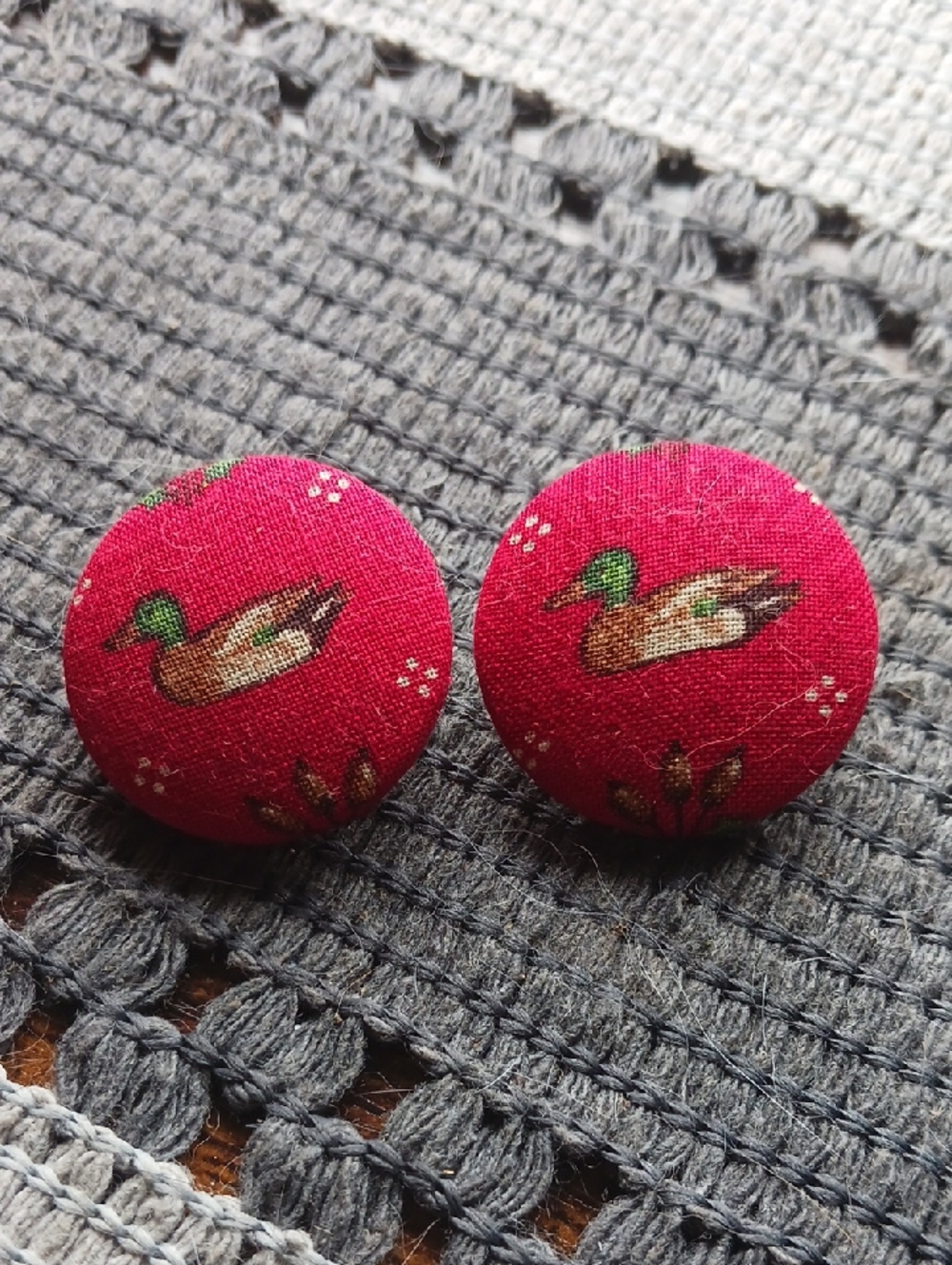 Round Vintage Fabric Duck Print Button Earrings - Red Clip On